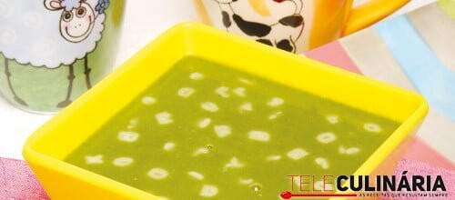 Creme de grão com espinafres e massa