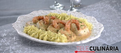 Medalhões de peixe com molho de whisky e camarão