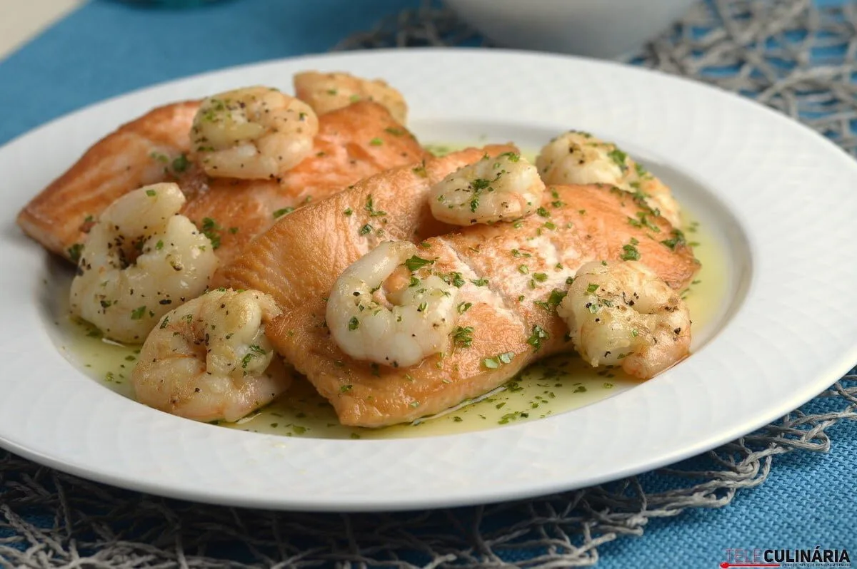 Lombinhos de salmão com camarão