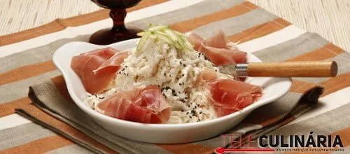 Salada de aipo com presunto