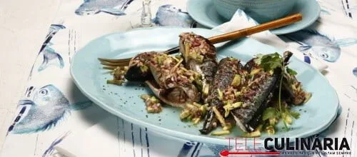 Cavalas grelhadas com salada de abacate