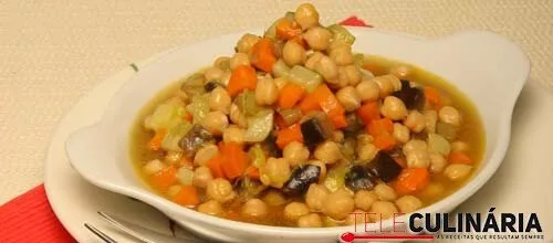 Estufado de legumes com leguminosas