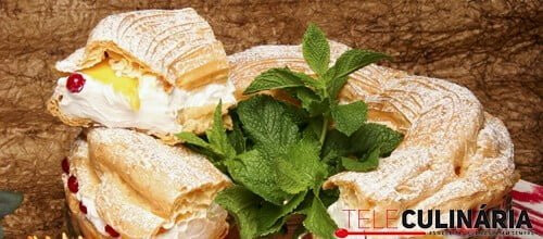 Paris-brest recheado com frutas frescas