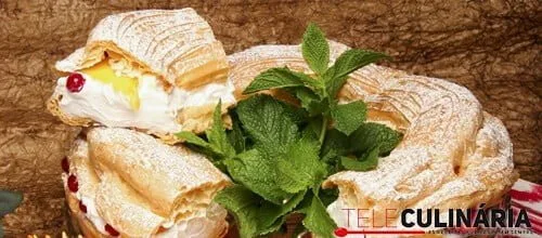 Paris-brest recheado com frutas frescas