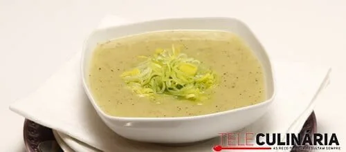 Sopa fresca de alho-francês e curgete