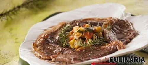 Picanha com vinagrete balsâmico e legumes estufados