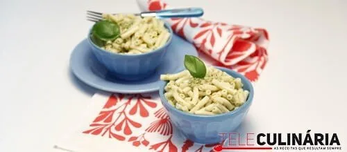 Pesto com macarronete