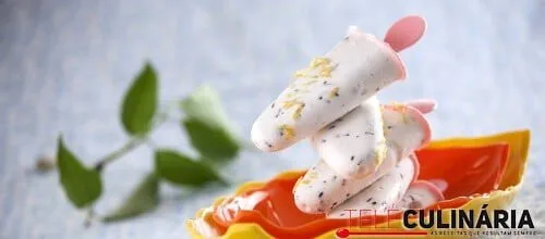 Gelados de iogurte de limão