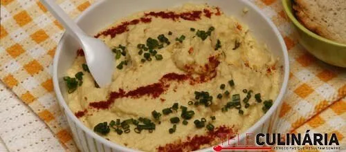 Tostas com patê de grão