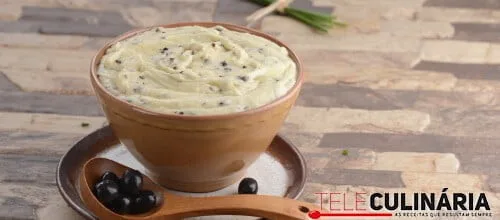 Puré de batata com azeitonas