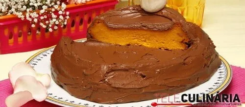 Bolo de cenoura com creme de cacau