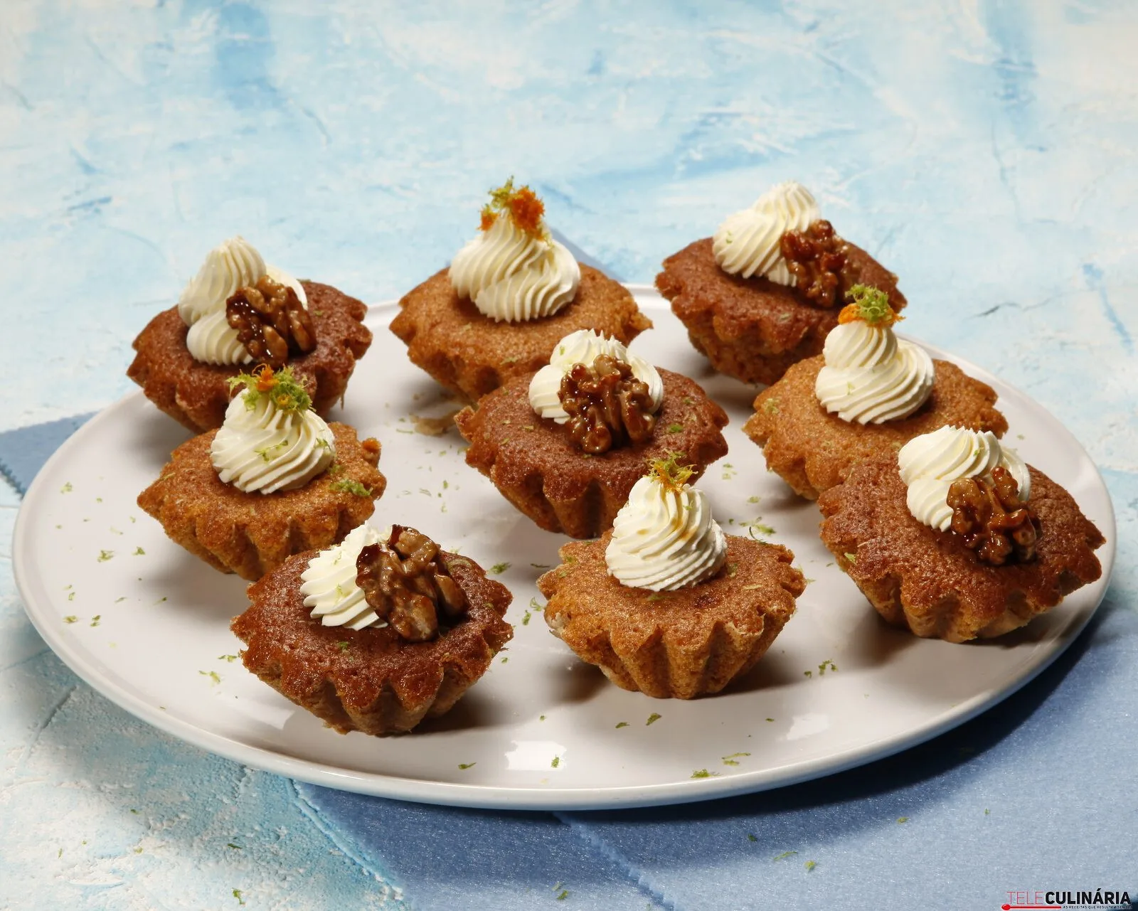 Queques de cenoura cobertos