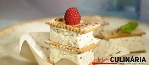 Gelado de natas com pepitas de chocolate