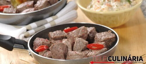 Pica-pau com molho tártaro