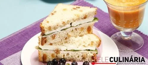 Sanduíche mista com agrião