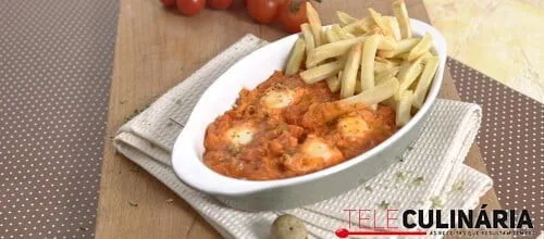 Tomatada à alentejana com ovos de codorniz