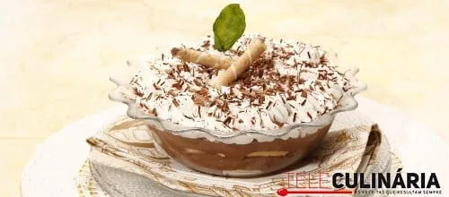 Manjar fresco de chocolate e natas