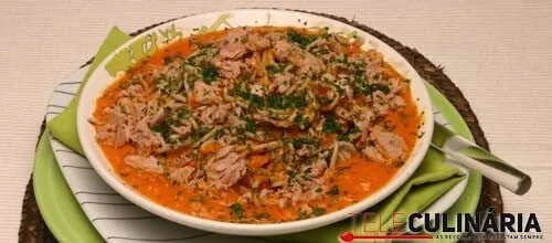 Bolonhesa de atum ao natural