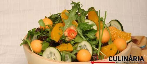 Salada de ervas variadas