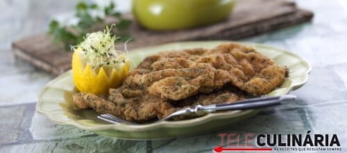 Panados de peru com ervas e molho tártaro