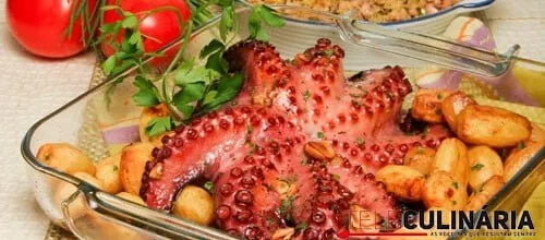 Polvo no forno com feijão-frade