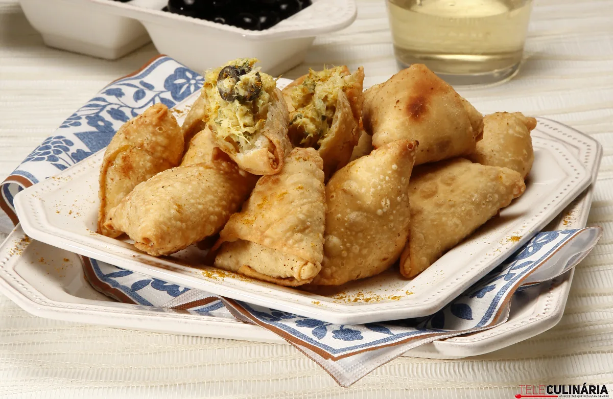 Chamuças de bacalhau com caril