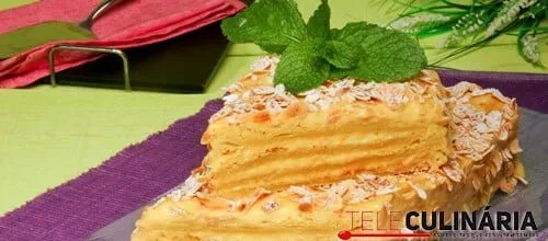 Mil-folhas recheado com creme de ovos