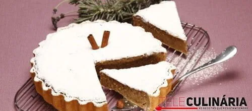 Tarte de feijão, avelãs, leite condensado e flor de alfazema