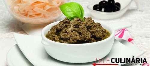 Pesto de azeitonas pretas