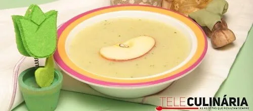 Sopa de peixe com maçã