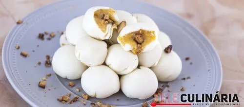 Bolinhos de pasta de amêndoa