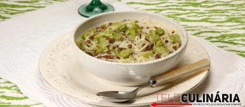 Sopa de favas e lentilhas com especiarias