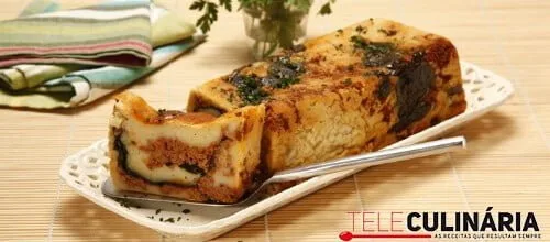 Rolo de batata com espinafres