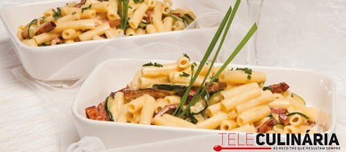 Carbonara de courgette e bacon