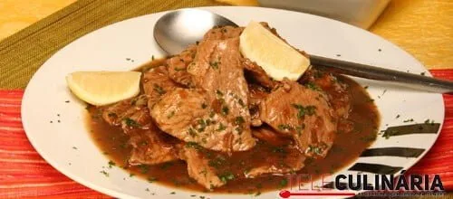 Febras no tacho com cerveja preta