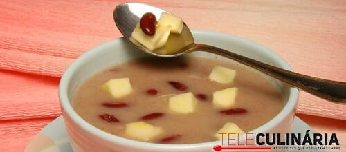 Sopa de maçã com feijão vermelho