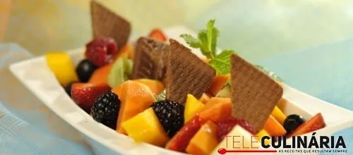 Pavé de frutas com creme