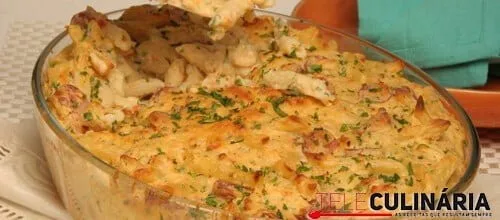 Soufflé de massa com salsichas