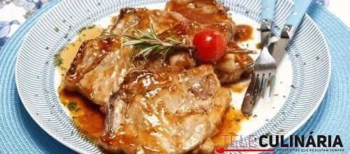 Costeletas de porco com molho barbecue