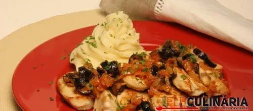 Bifes de frango com azeitonas