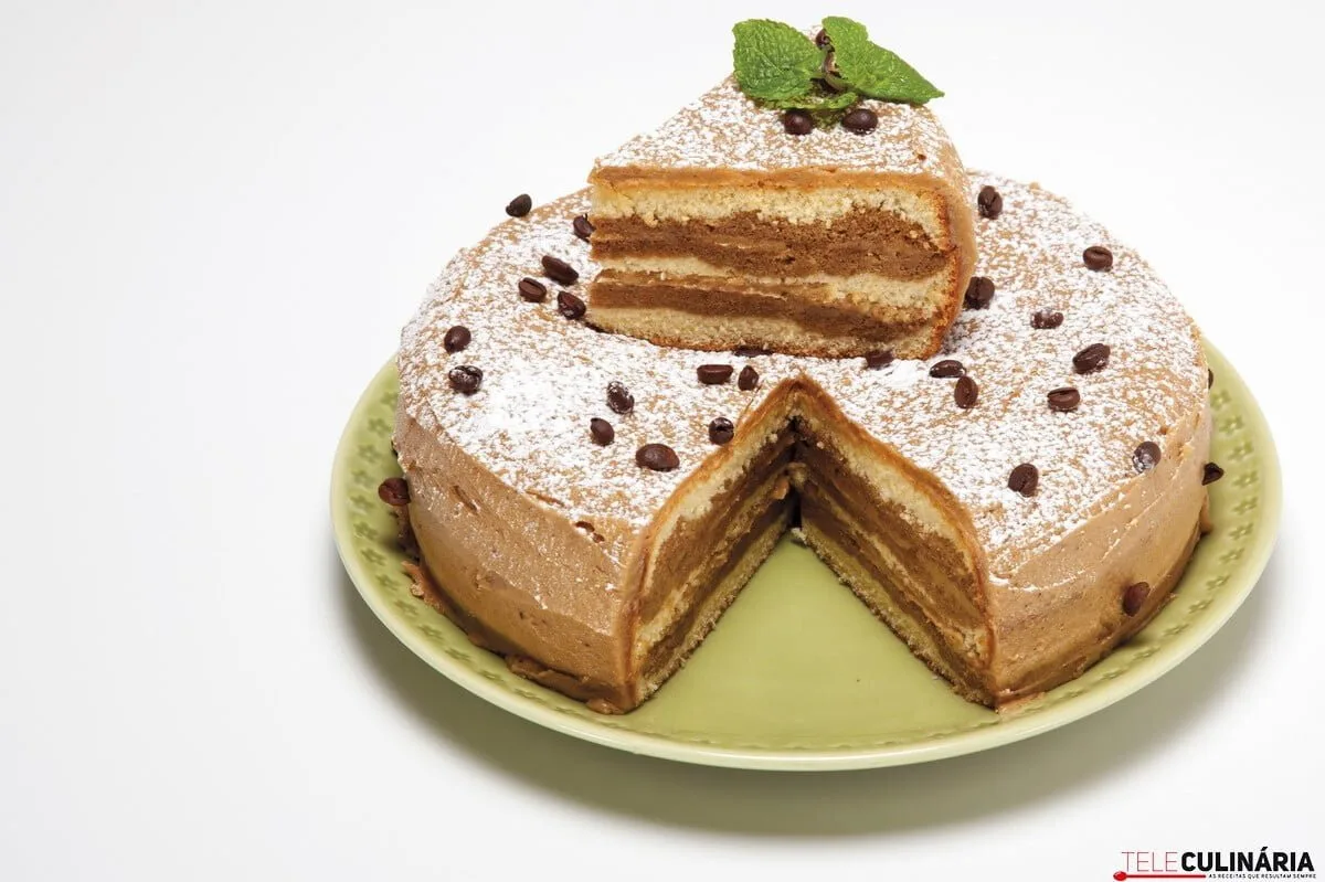 Bolo moka cremoso
