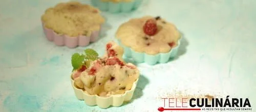 Muffins de morango e pepitas de chocolate