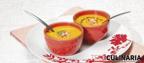 Sopa de cenoura com maçã