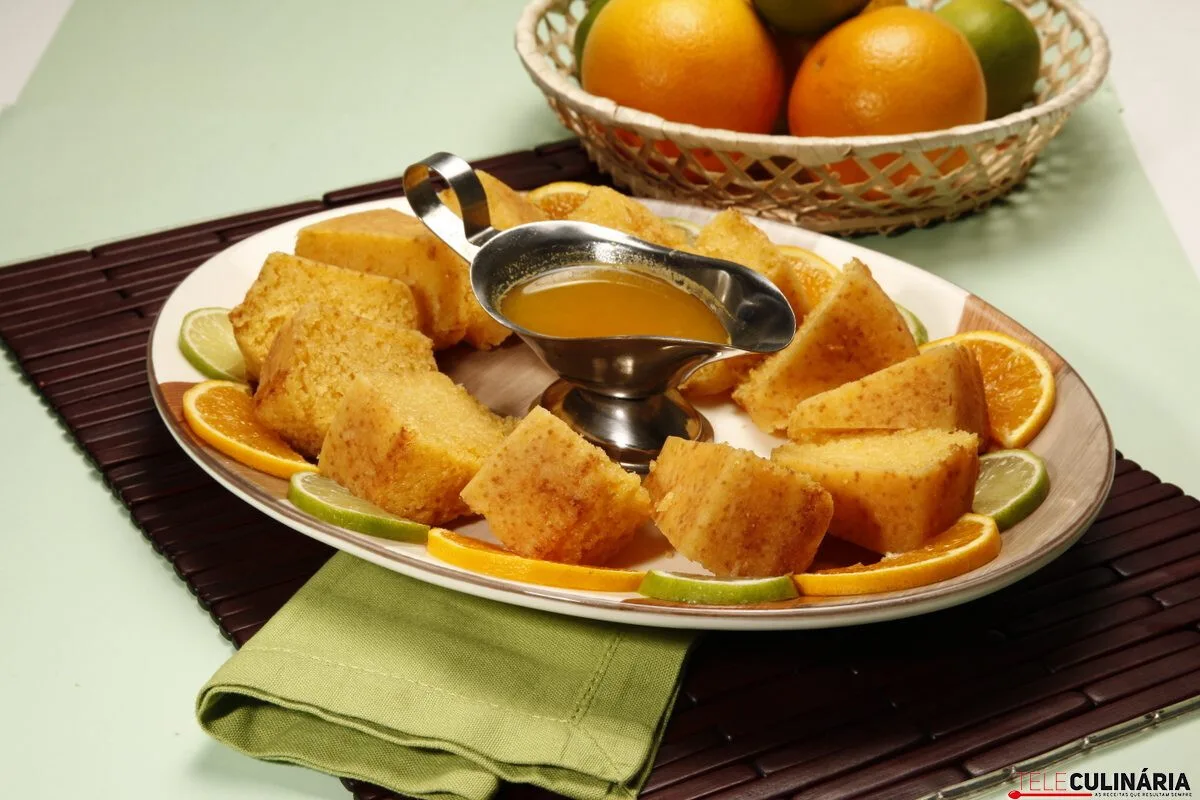 Bolo de laranja molhadinho