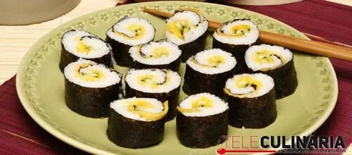 Sushi de manga e pepino