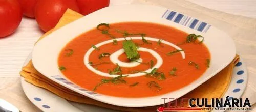 Creme de tomate com hortelã