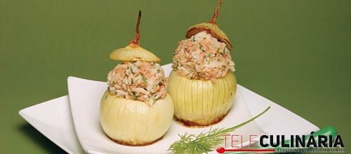 Cebolas recheadas com atum