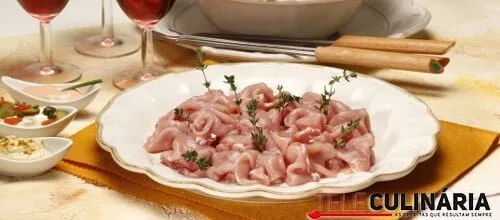 Fondue de carne de porco fatiada