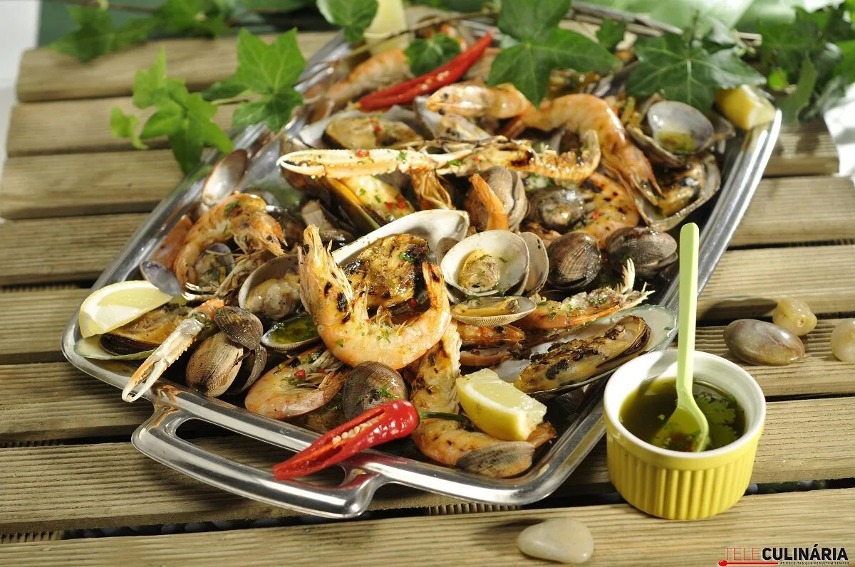 Parrilhada de mariscos na brasa