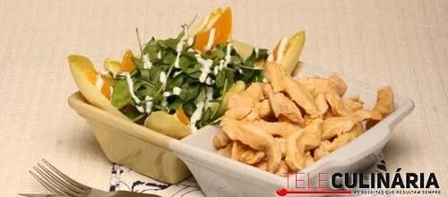 Tiras de frango com iogurte